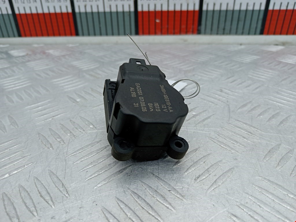 Моторчик заслонки печки FORD Focus II 2005-2011