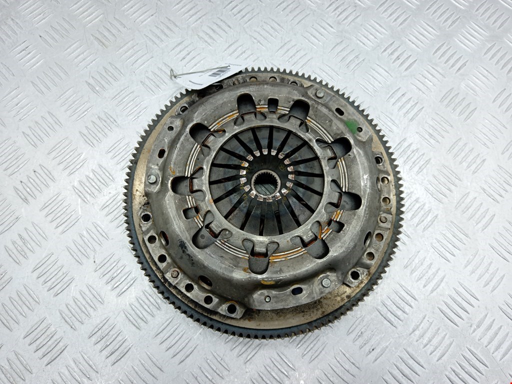 Маховик (демпфер сцепления) VOLKSWAGEN Golf V 2003-2009