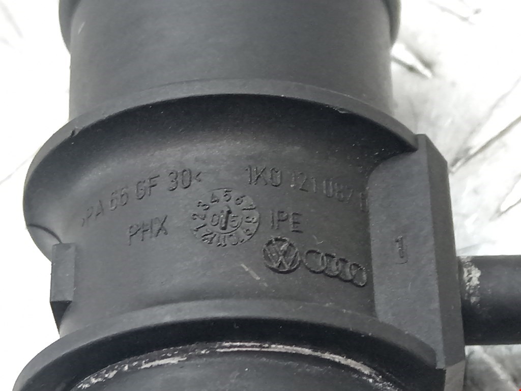 Тройник системы охлаждения VOLKSWAGEN Golf V 2003-2009