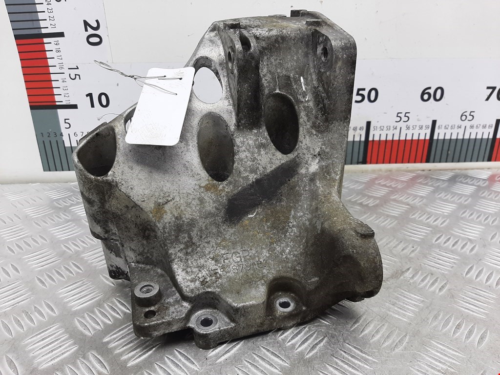 Кронштейн ТНВД OPEL Zafira B 2005-2012