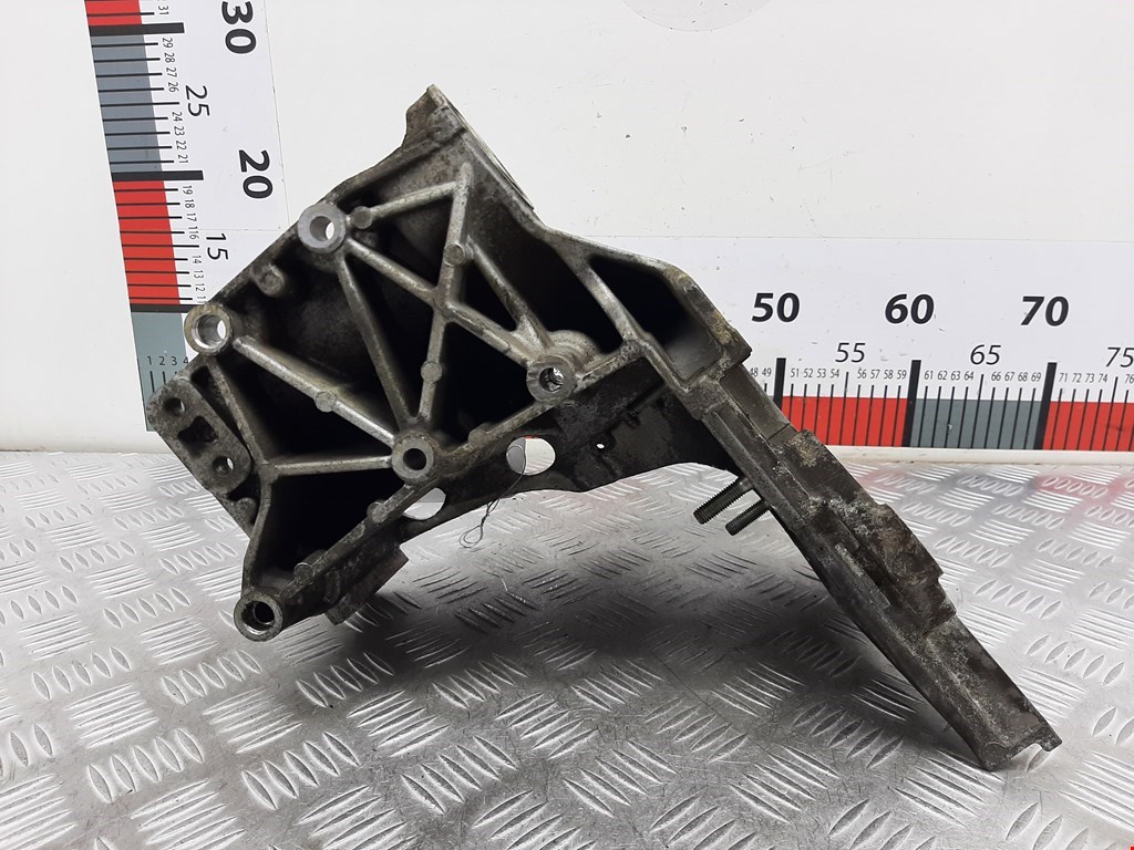 Кронштейн ТНВД OPEL Zafira B 2005-2012