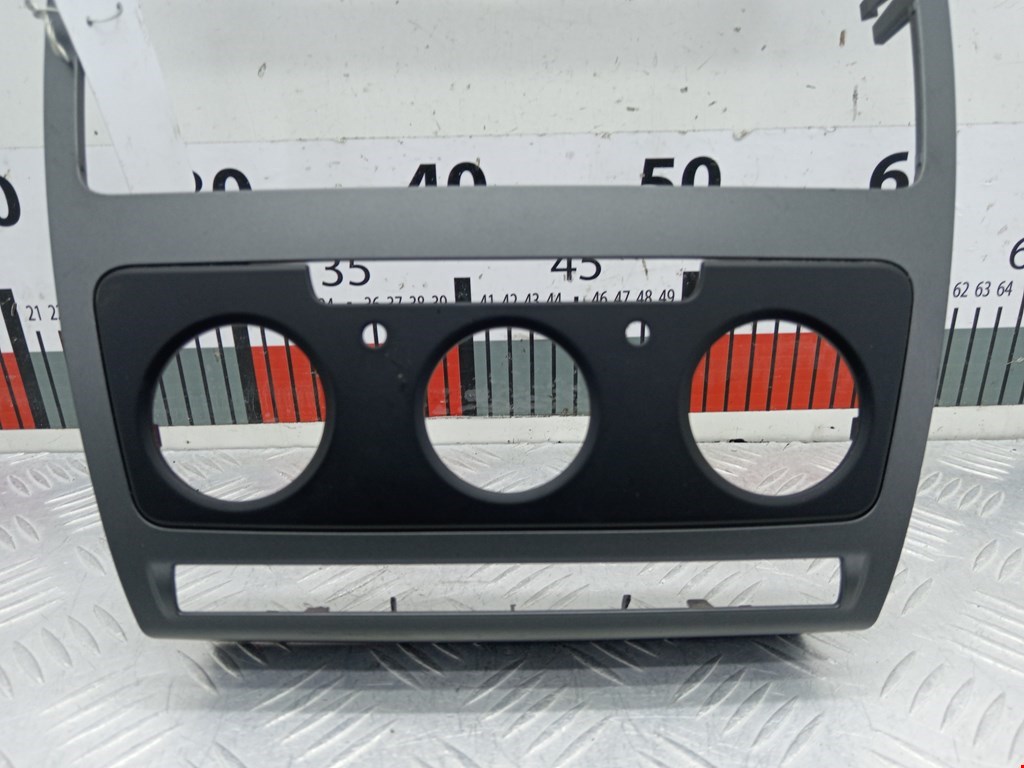 Рамка магнитолы SKODA Octavia A5 1Z- 2004-2013