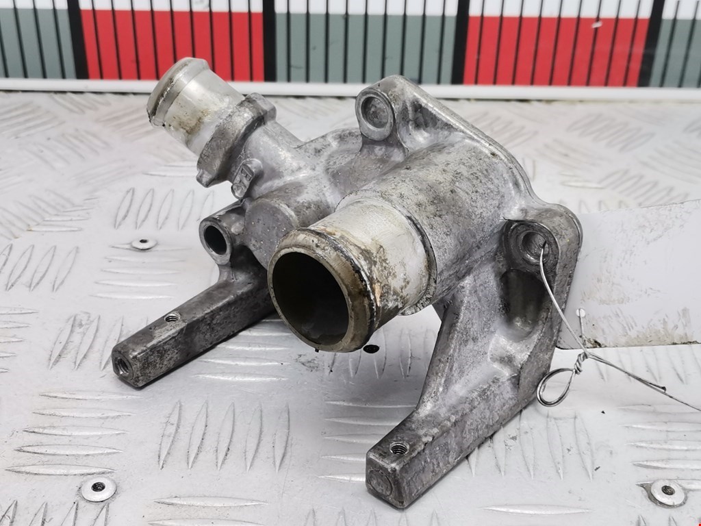 Тройник системы охлаждения FORD Focus I 1998-2005