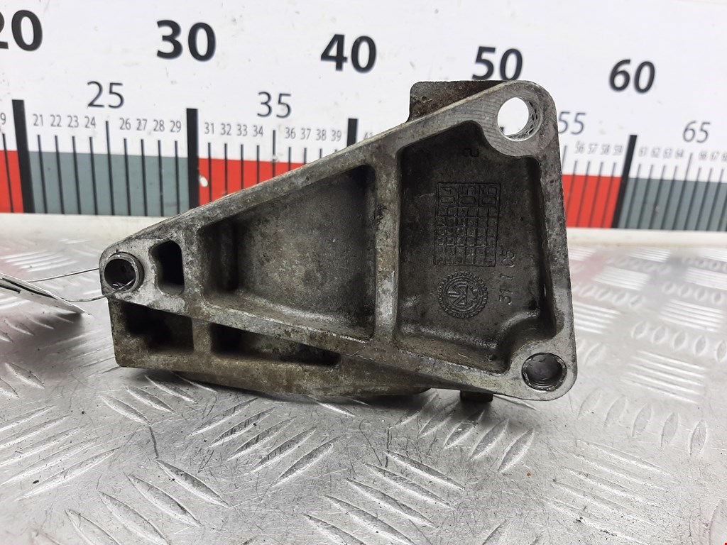 Кронштейн OPEL Zafira B 2005-2012