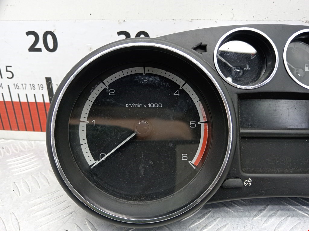 Панель приборов (щиток) PEUGEOT 308 2007-2015