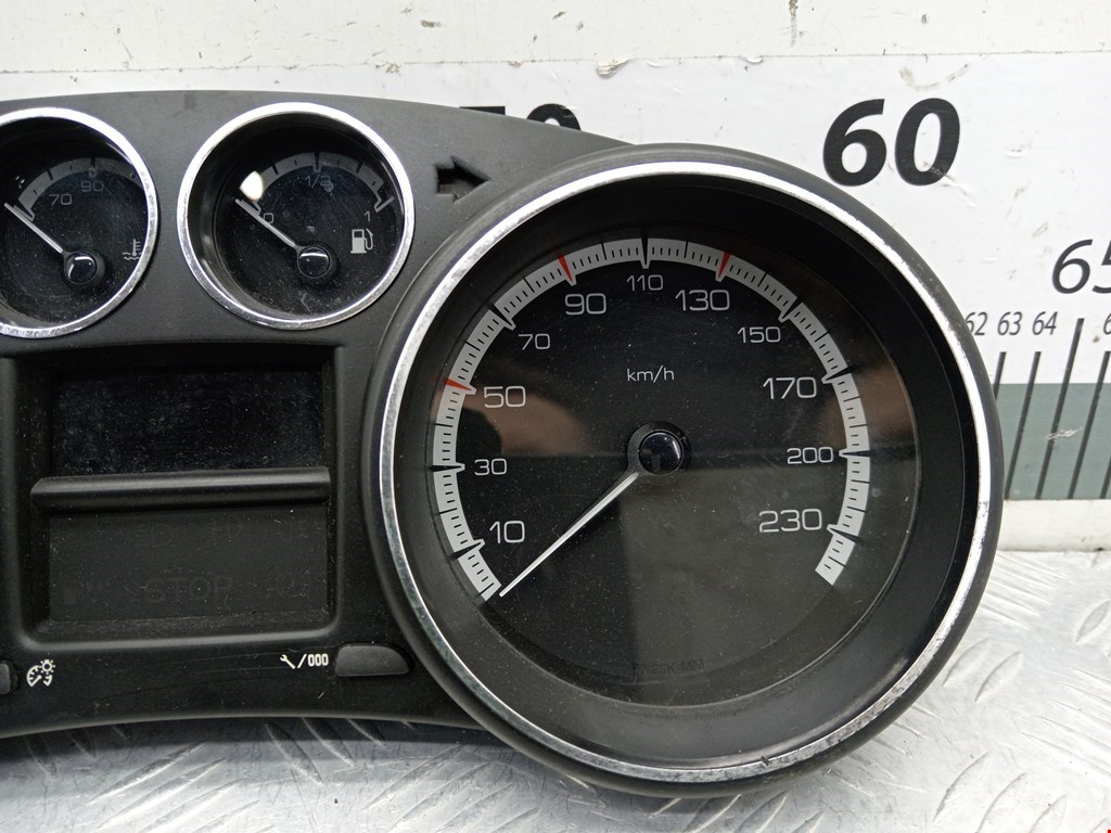 Панель приборов (щиток) PEUGEOT 308 2007-2015