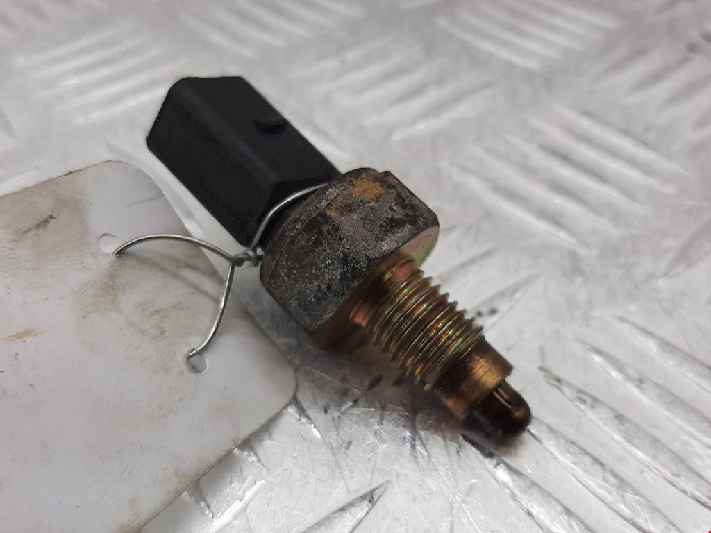 Датчик включения заднего хода VOLKSWAGEN Golf IV 1997-2003