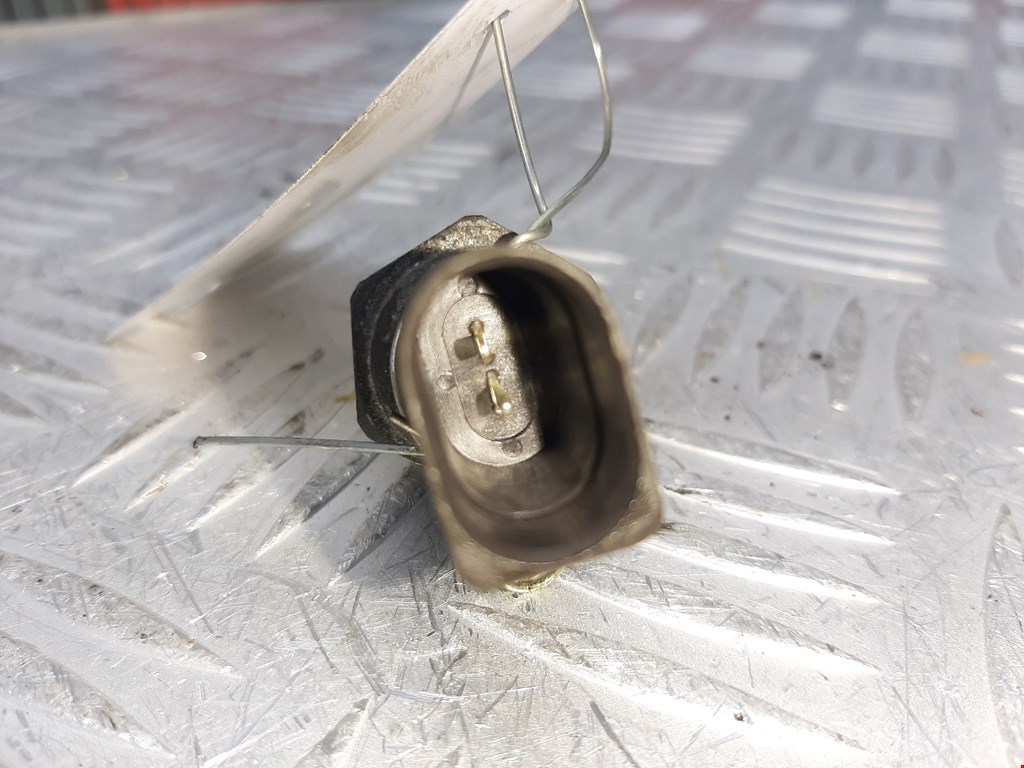 Датчик включения заднего хода VOLKSWAGEN Touran 2003-2010