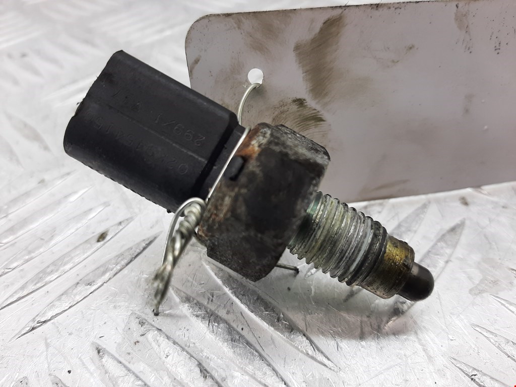 Датчик включения заднего хода (лягушка) Skoda Octavia 1Z (2004-2013)