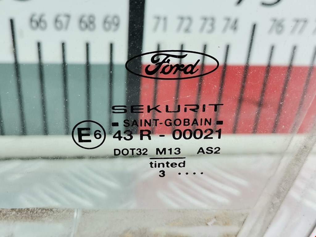 Стекло двери переднее левое FORD Mondeo III 2000-2007