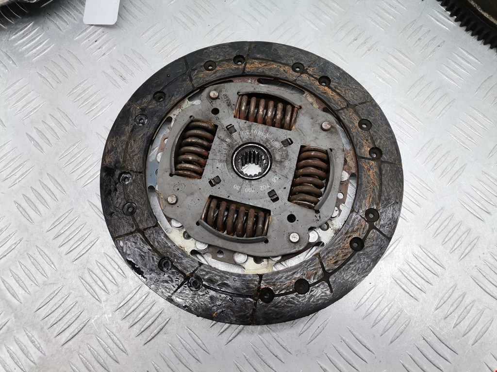 Маховик (демпфер сцепления) PEUGEOT Partner 1996-2009