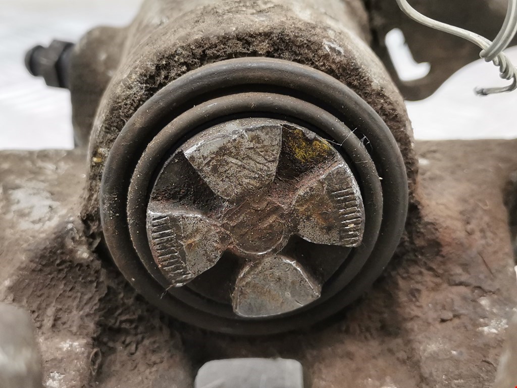 Суппорт задний правый VOLKSWAGEN Polo IV 2001-2009