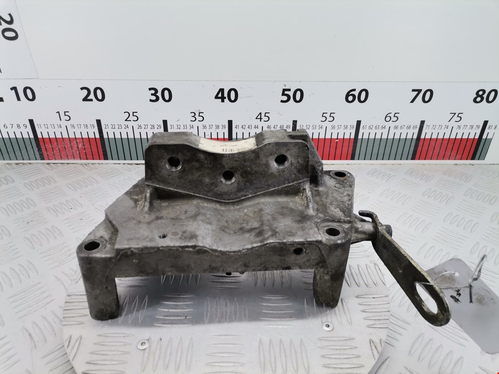 Кронштейн (крепление лапа) двигателя Opel Corsa D (2006-2014)