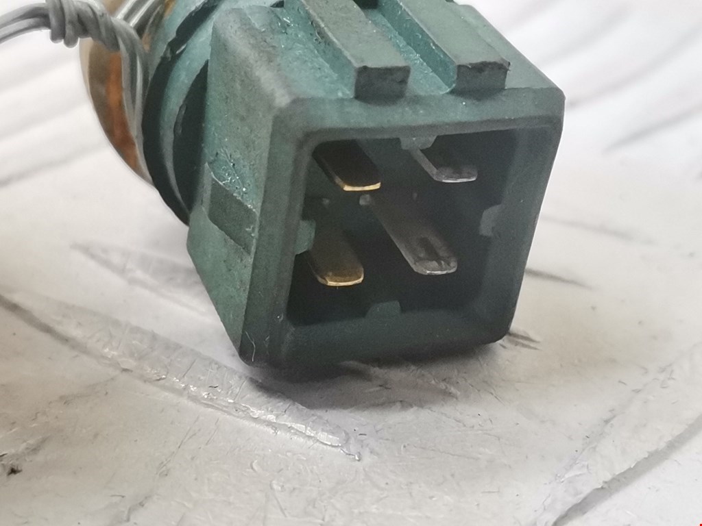 Датчик температуры (охлаждающей жидкости) AUDI A4 B5 1995-2001