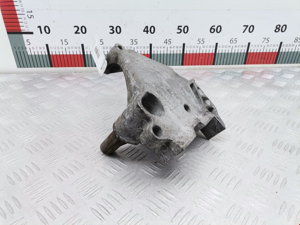 Кронштейн (крепление лапа) двигателя Skoda Octavia 1Z (2004-2013)