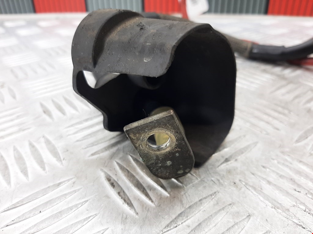 Клемма аккумулятора (минус) - VOLKSWAGEN Touran 2003-2010