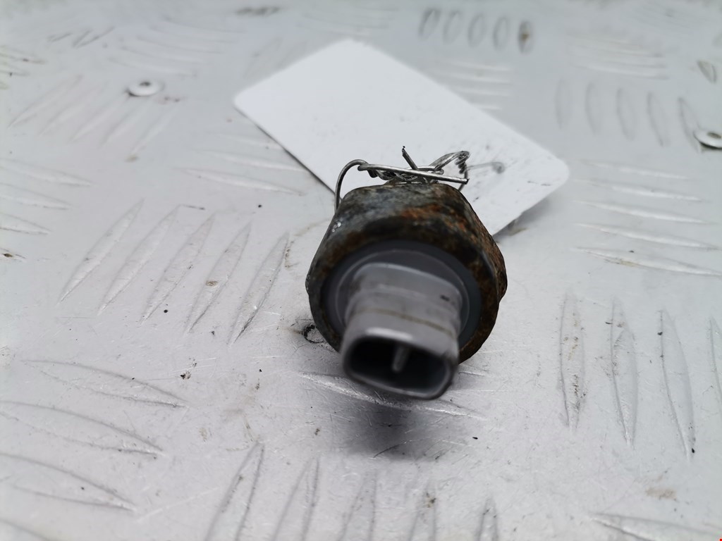 Датчик включения заднего хода TOYOTA Avensis 2003-2008