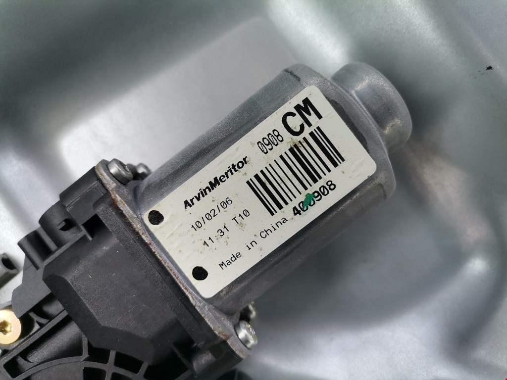 Стеклоподъемник задний правый HYUNDAI Santa Fe CM 2005-2012