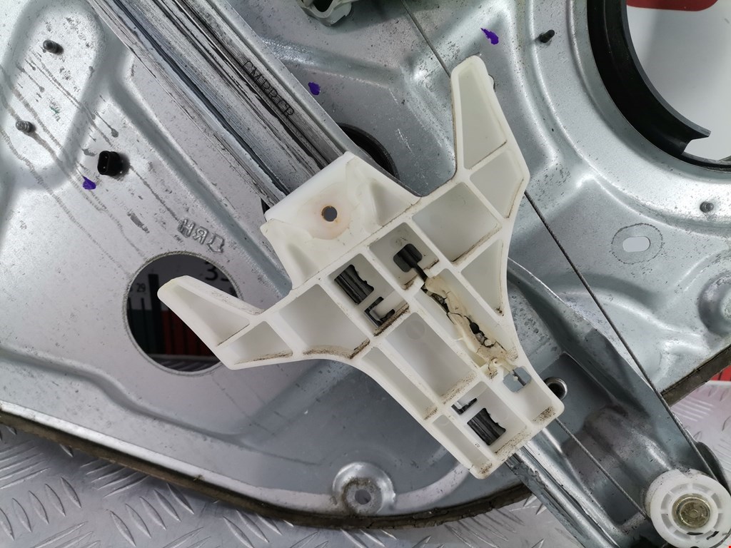 Стеклоподъемник задний правый HYUNDAI Santa Fe CM 2005-2012