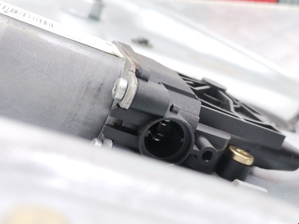 Стеклоподъемник задний правый HYUNDAI Santa Fe CM 2005-2012