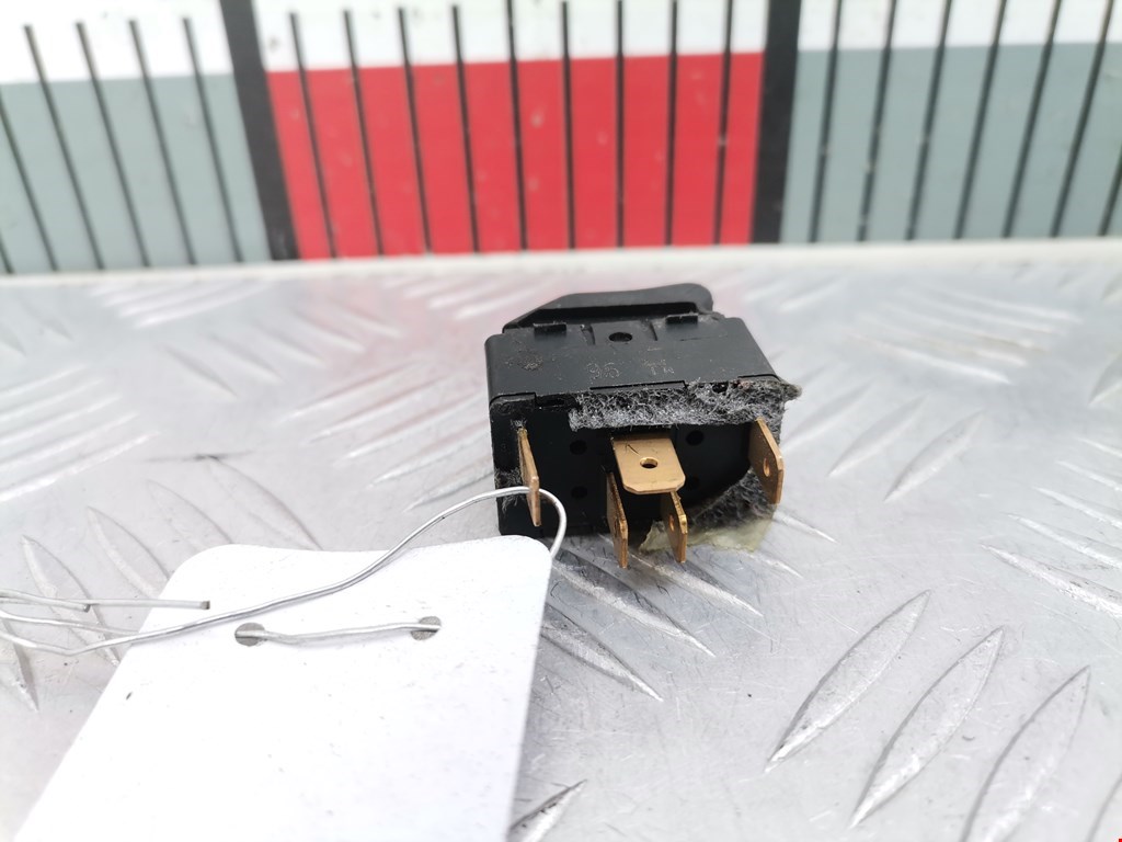 Кнопка стеклоподъемника AUDI A4 B5 1995-2001