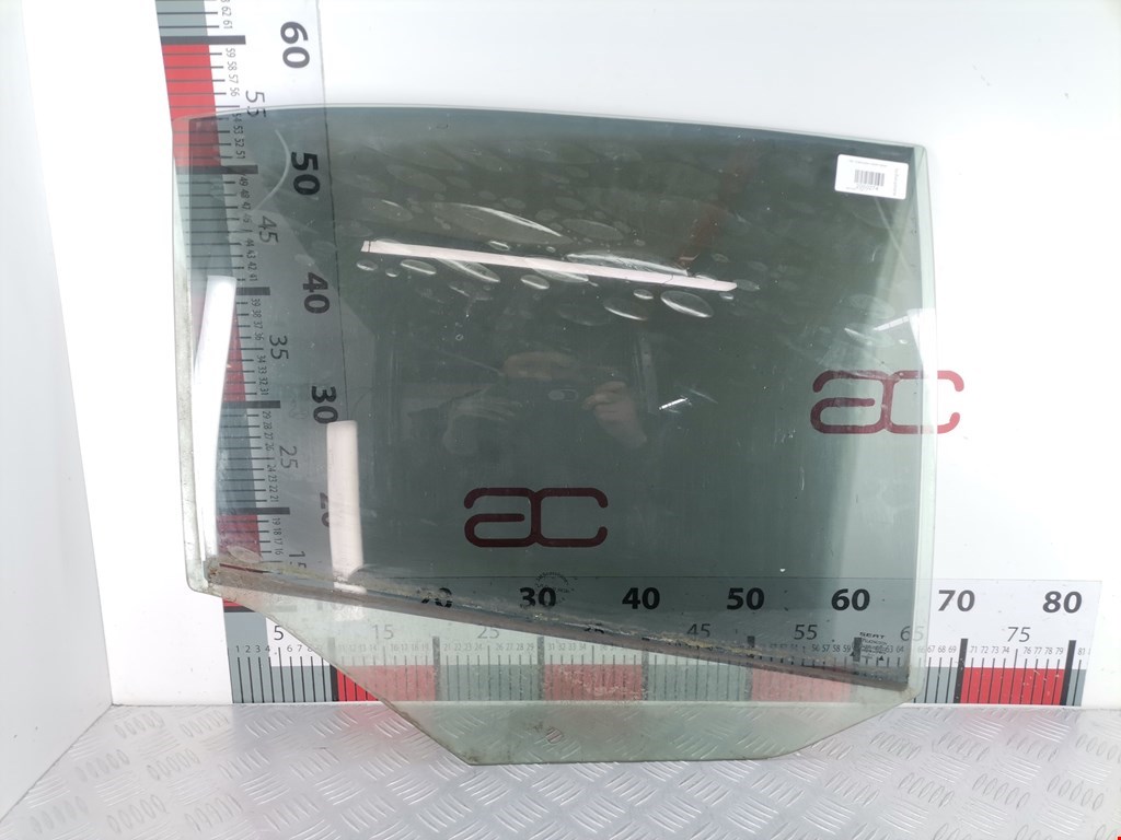 Стекло двери заднее правое SEAT Leon 1999-2005