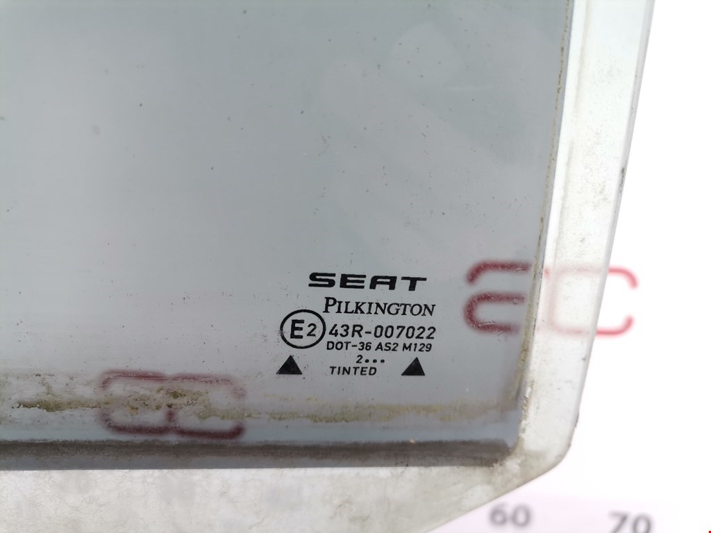 Стекло двери заднее правое SEAT Leon 1999-2005