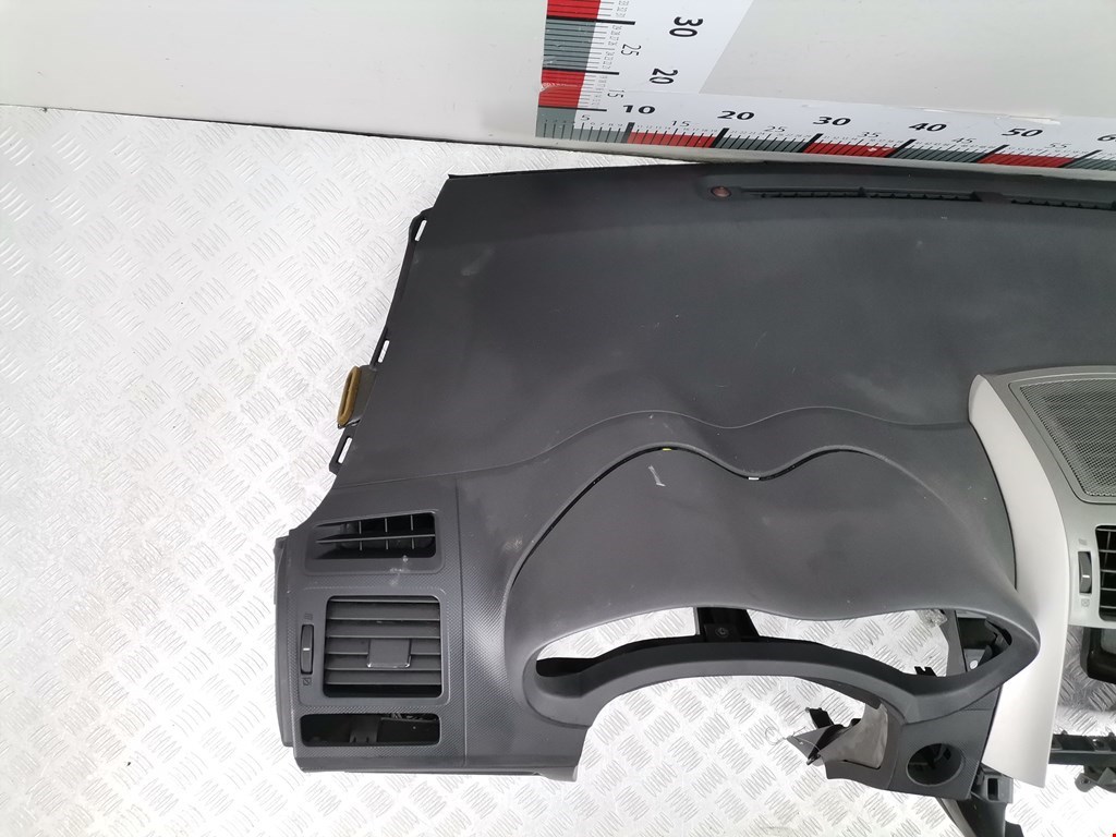 Торпедо TOYOTA Auris E150 2006-2012