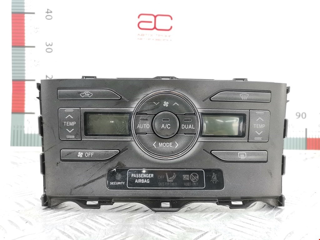 Блок управления климат-контроля Toyota Auris 1 (E150) (2007-2012)