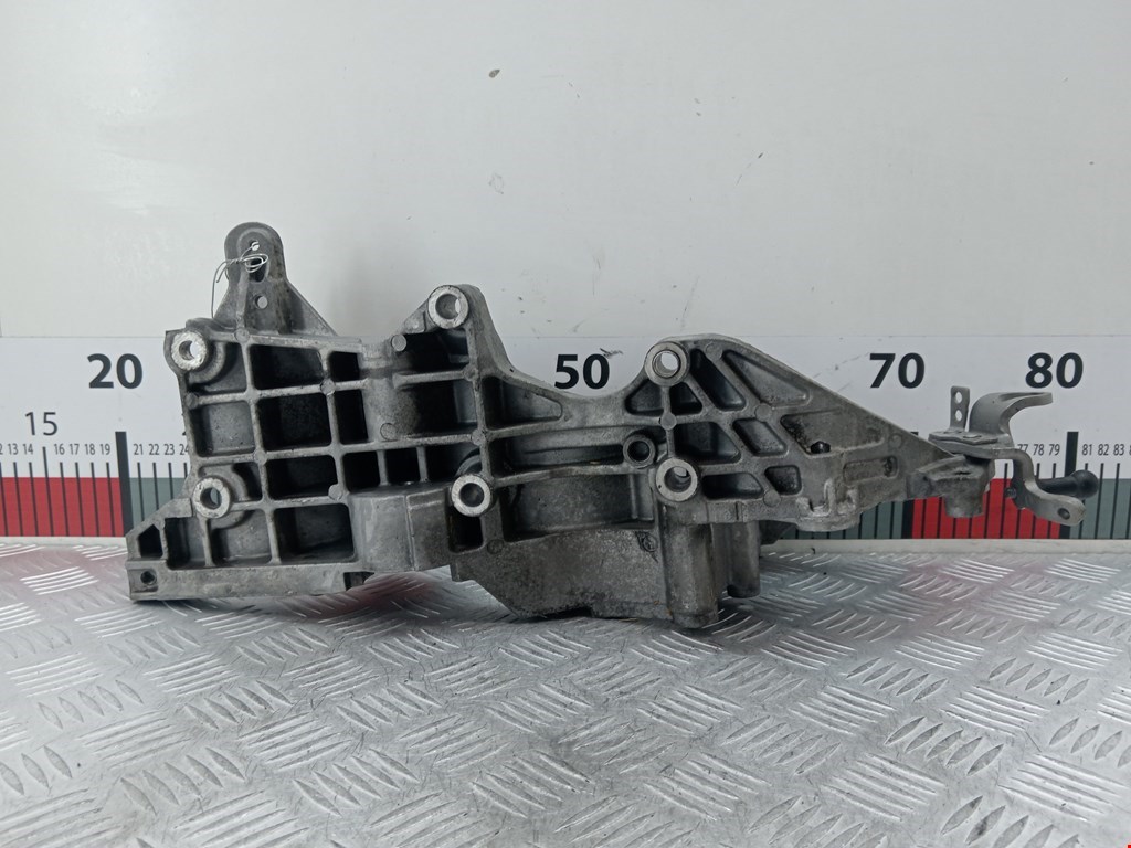 Кронштейн генератора SKODA Octavia A5 1Z- 2004-2013