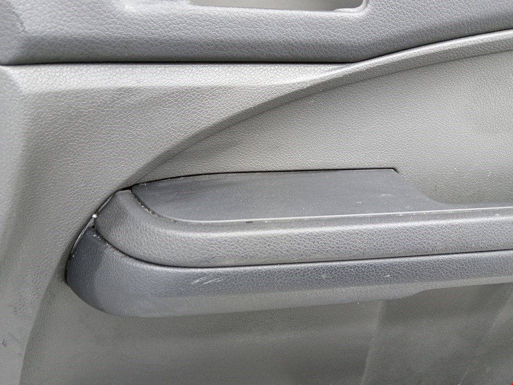 Обшивка двери передняя правая FORD C-MAX 2003-2010