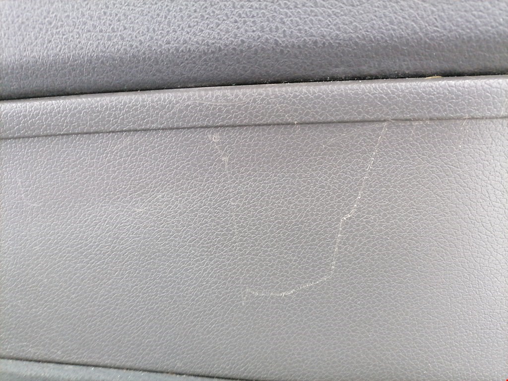 Обшивка двери передняя правая FORD C-MAX 2003-2010