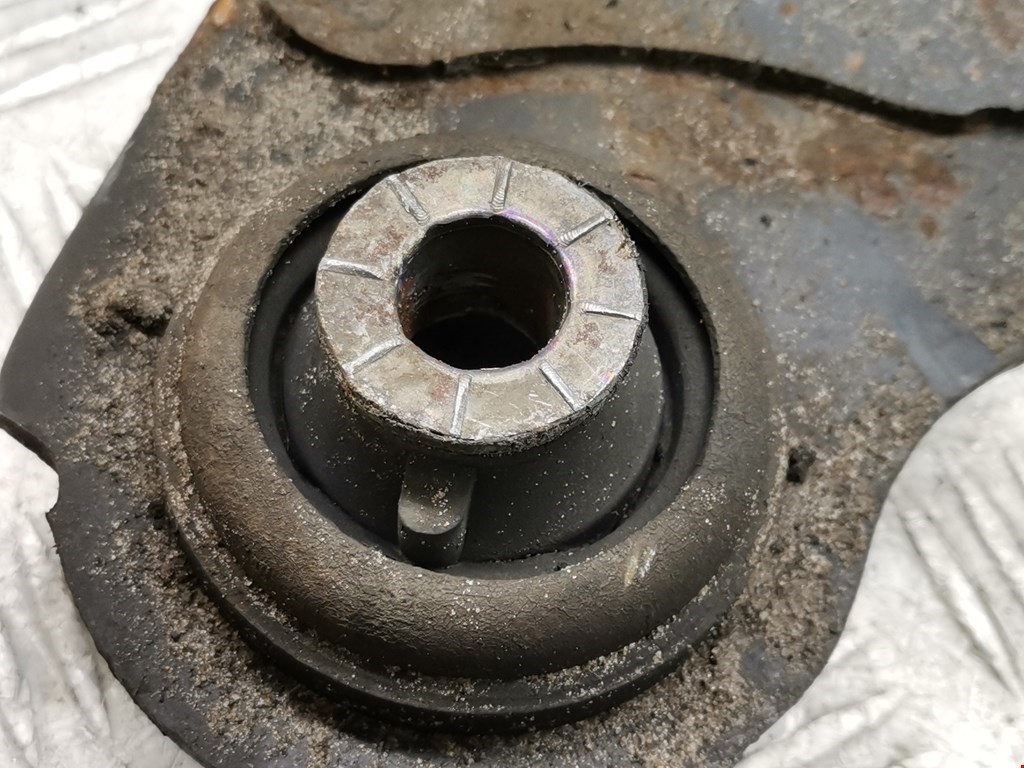 Рычаг передний правый NISSAN Micra K11 1992-2002