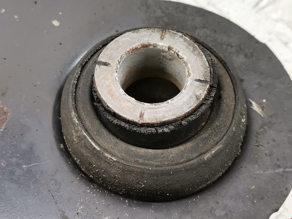 Рычаг передний правый NISSAN Micra K11 1992-2002