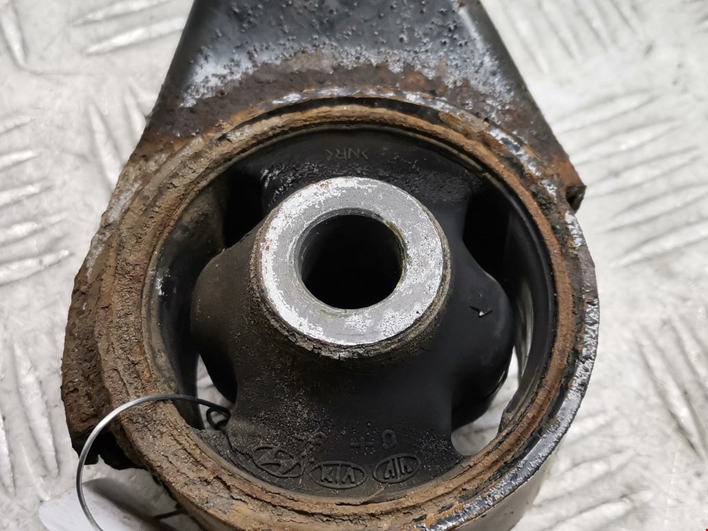 Рычаг передний левый KIA Carens 2006-2012