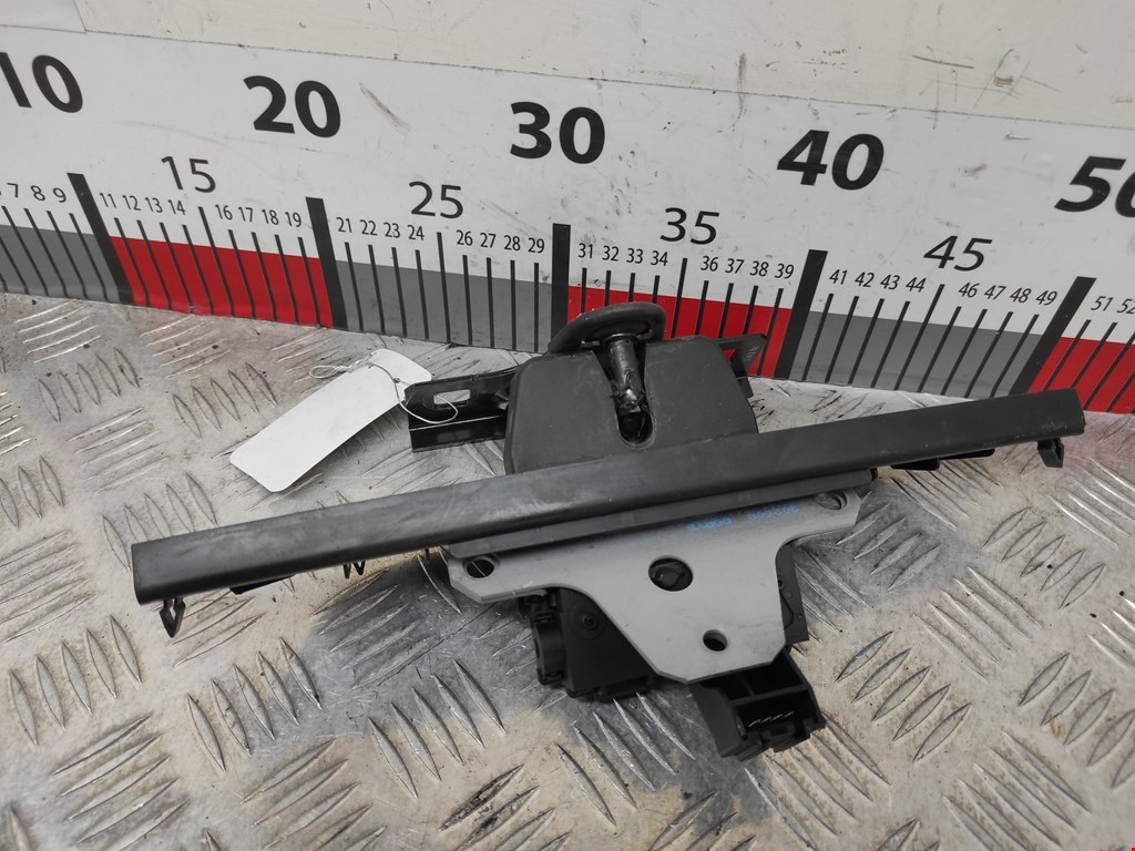 Замок багажника (крышки двери) FORD Kuga 2008-2012