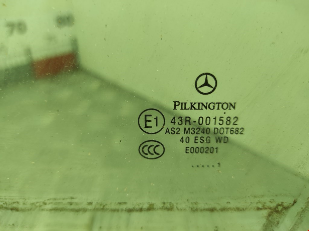 Стекло двери переднее левое MERCEDES-BENZ C-Class C-klasse W204 2007-2015