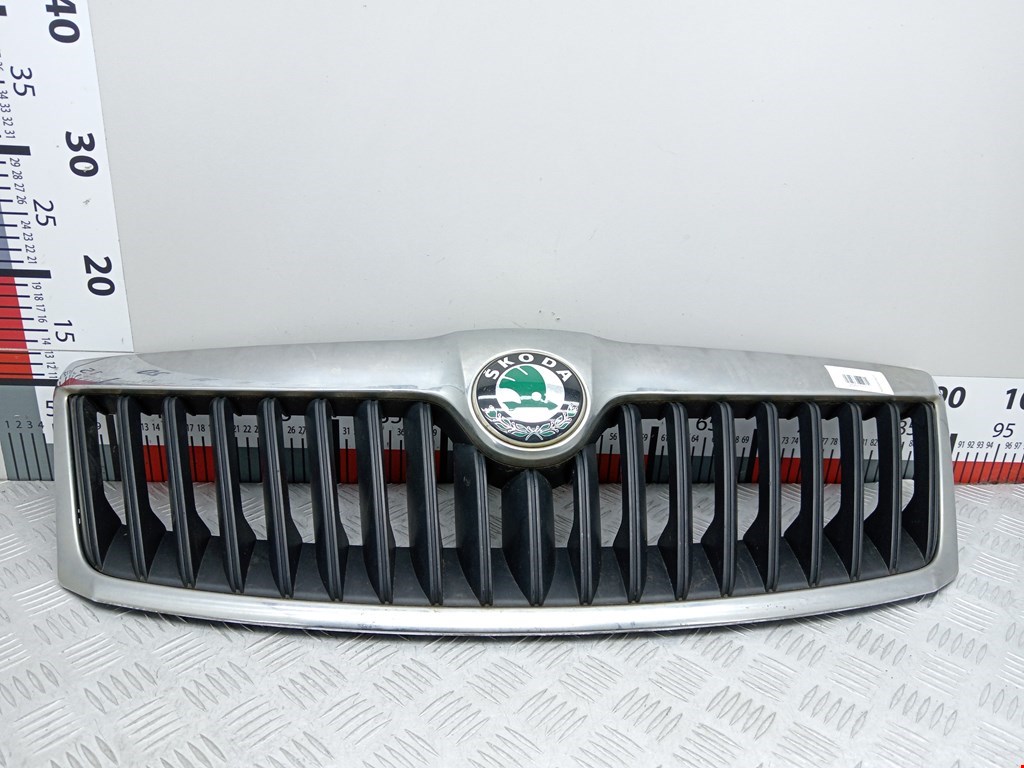 Решетка радиатора SKODA Octavia A5 1Z- 2004-2013