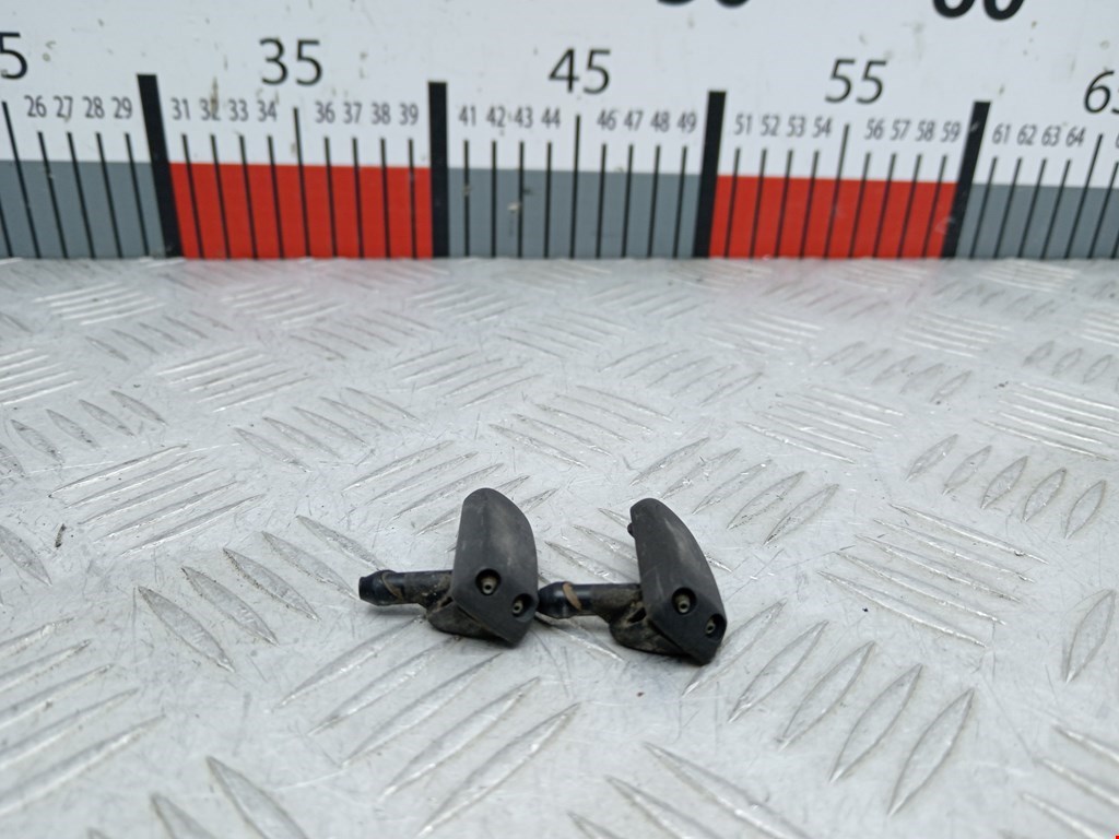 Форсунка омывателя лобового стекла VOLKSWAGEN Golf III 1991-1997