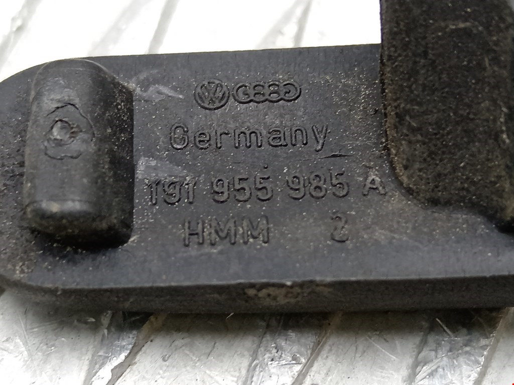 Форсунка омывателя лобового стекла VOLKSWAGEN Golf III 1991-1997