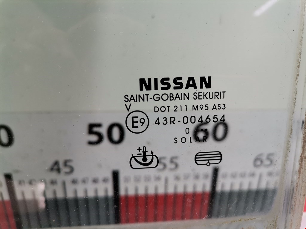 Стекло двери заднее левое NISSAN Navara III D40 2005-2015