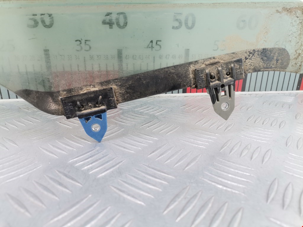 Стекло двери заднее левое NISSAN Navara III D40 2005-2015