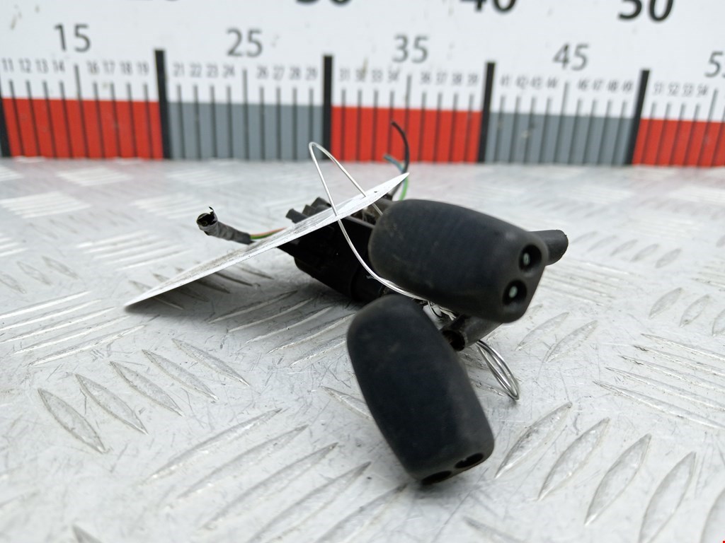 Форсунка омывателя лобового стекла Ford C-MAX 1 (2003-2010)