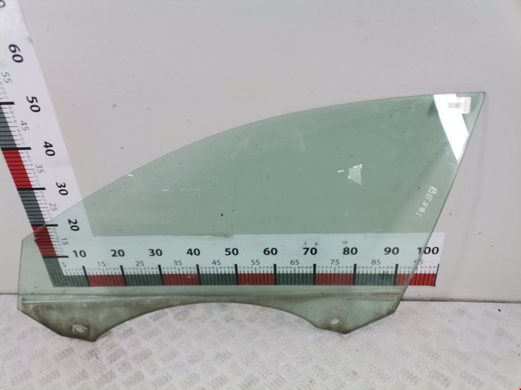 Стекло двери переднее левое AUDI A6 C6 2004-2010