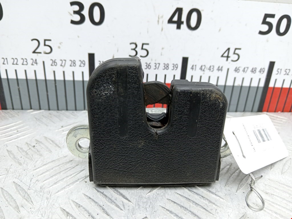 Замок багажника (крышки двери) VOLKSWAGEN Touran 2003-2010