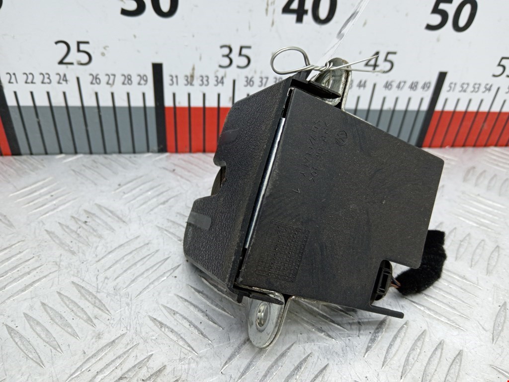 Замок багажника (крышки двери) VOLKSWAGEN Touran 2003-2010