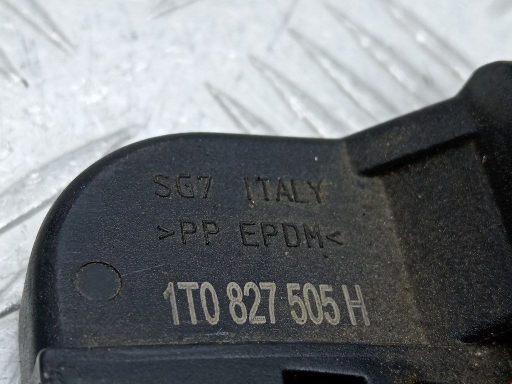 Замок багажника (крышки двери) VOLKSWAGEN Touran 2003-2010