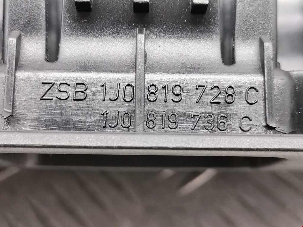 Дефлектор воздушный VOLKSWAGEN Bora 1998-2005