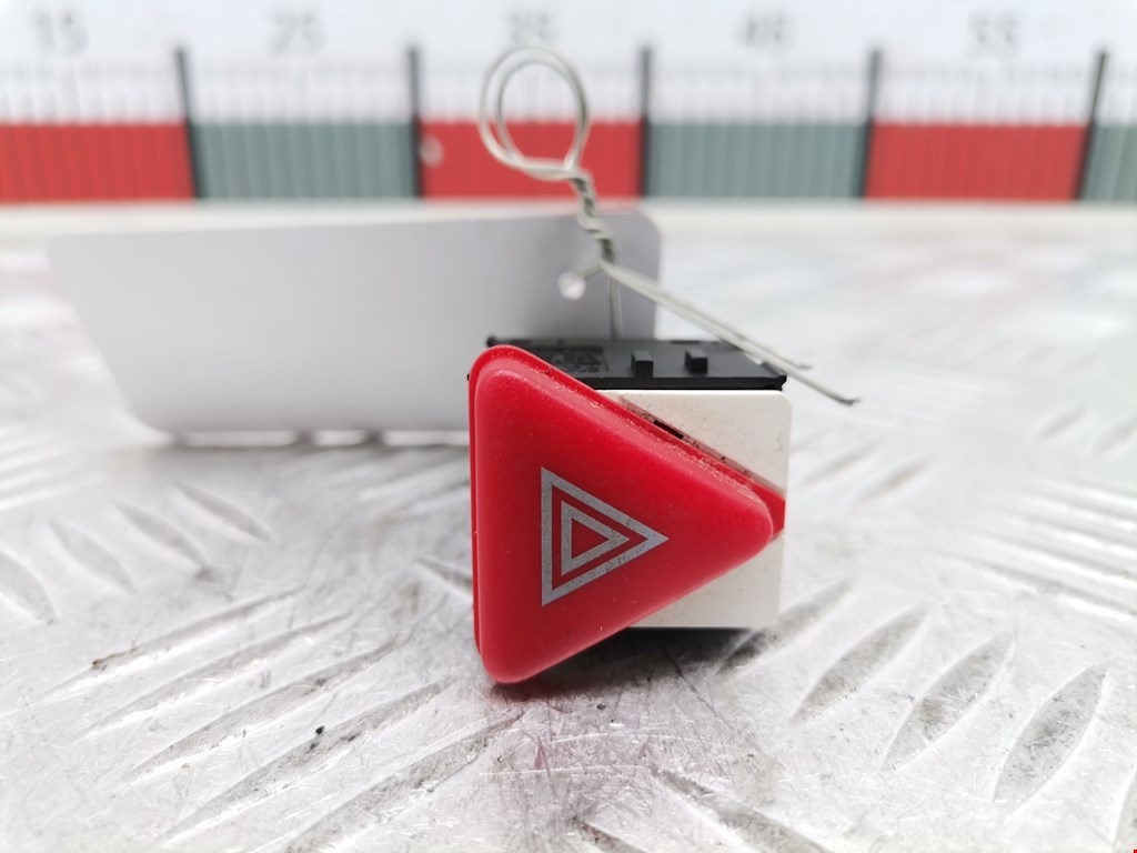 Кнопка аварийной сигнализации (аварийки) SKODA Fabia MK1 1999-2006