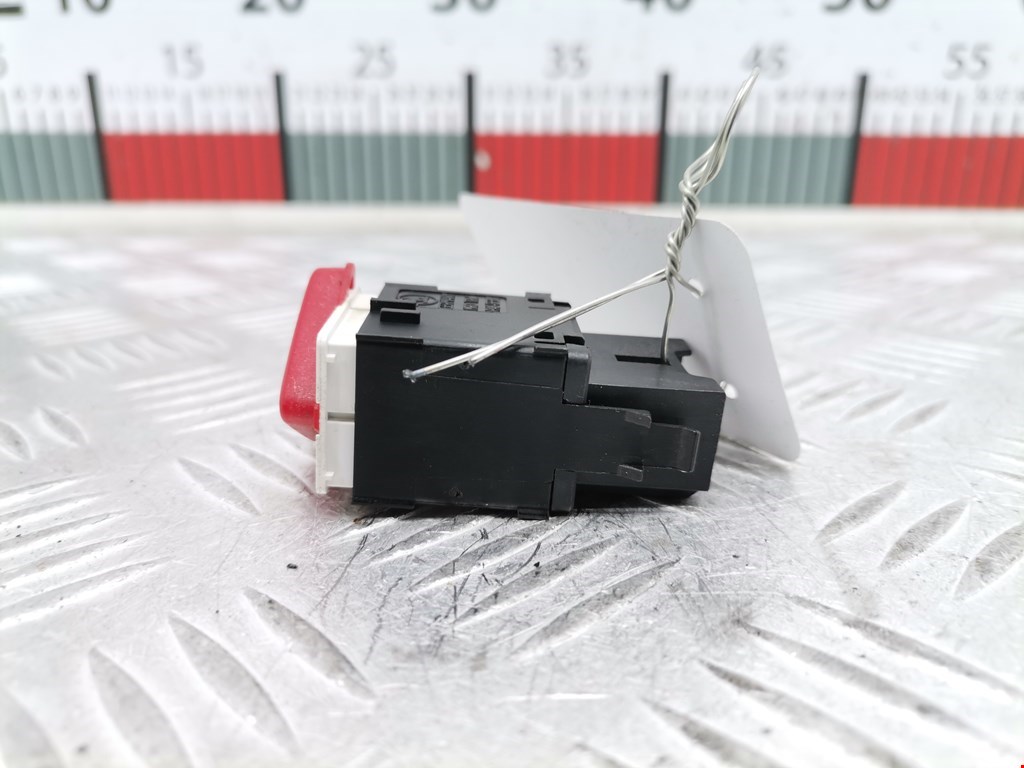 Кнопка аварийной сигнализации (аварийки) SKODA Fabia MK1 1999-2006